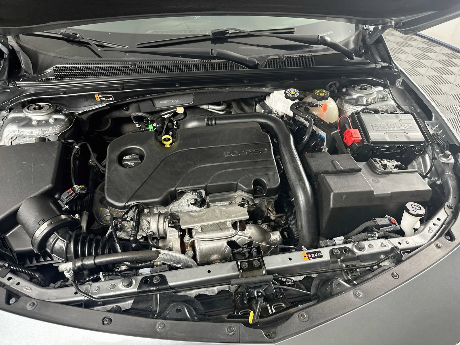 Used 2023 Chevrolet Malibu LT FWD image 29