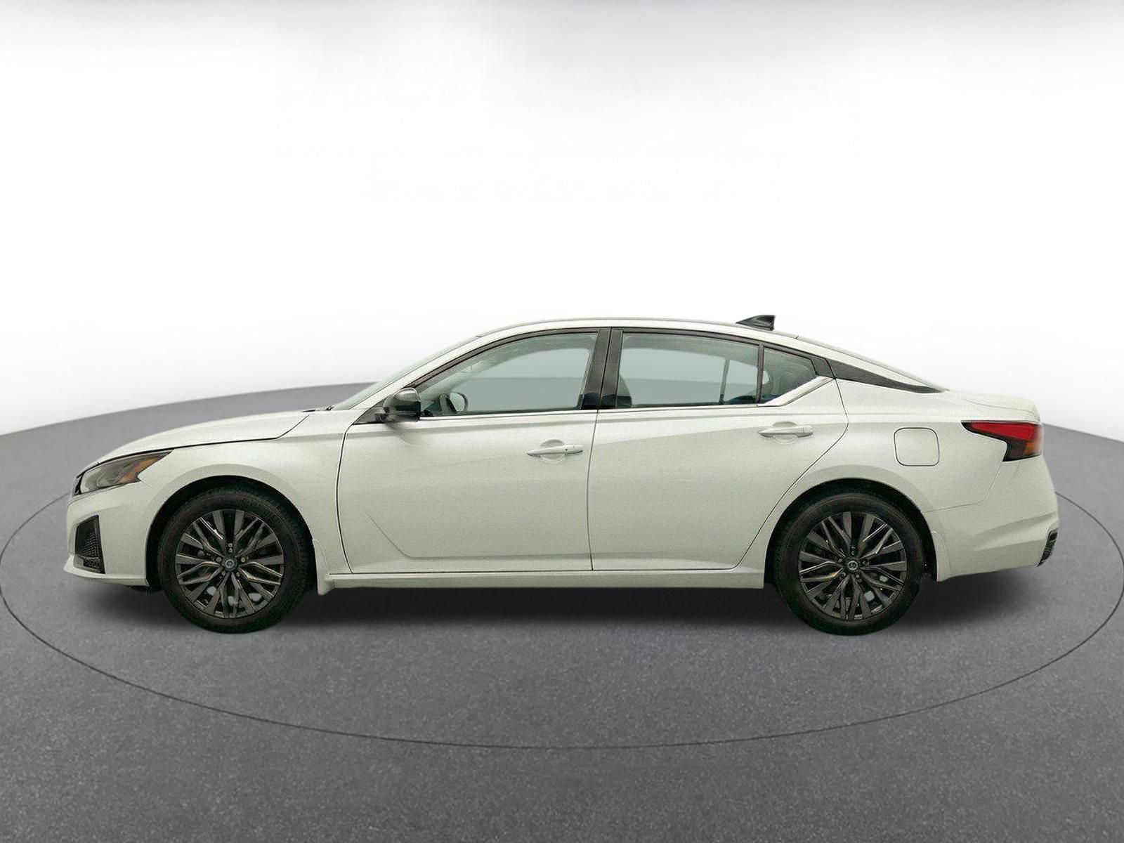 Used 2026 Nissan Altima 2.5 SV FWD image 4