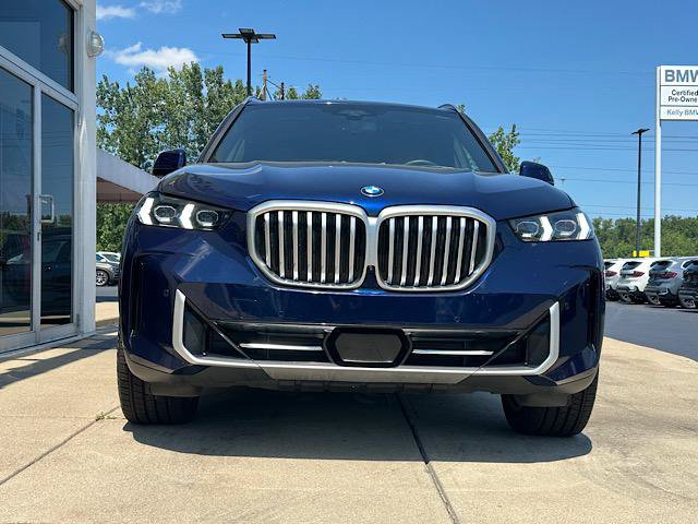 Used 2024 BMW X5 xDrive40i w/ Executive Package AWD/4WD image 2