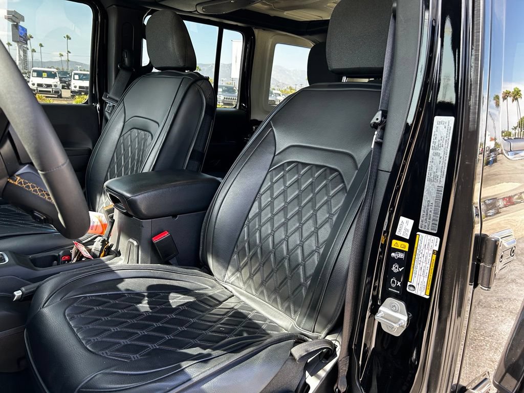 Used 2024 Jeep Wrangler Unlimited AWD/4WD image 5