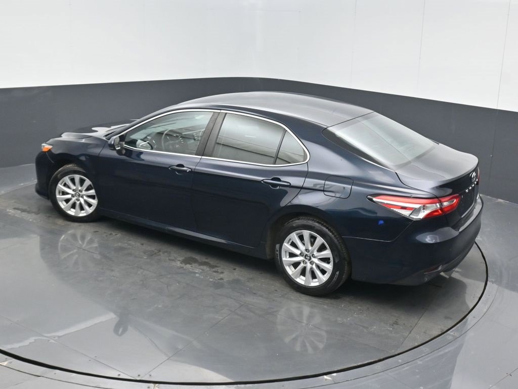 Used 2018 Toyota Camry LE image 40