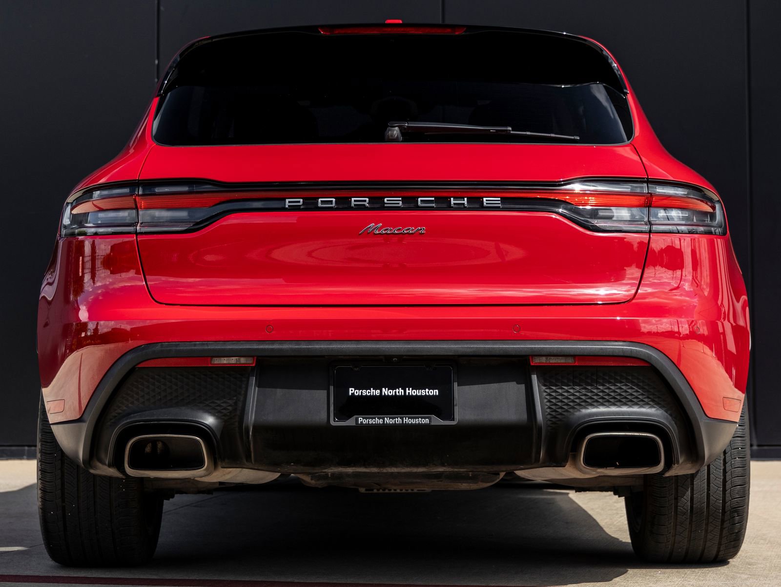 Certified 2024 Porsche Macan image 10