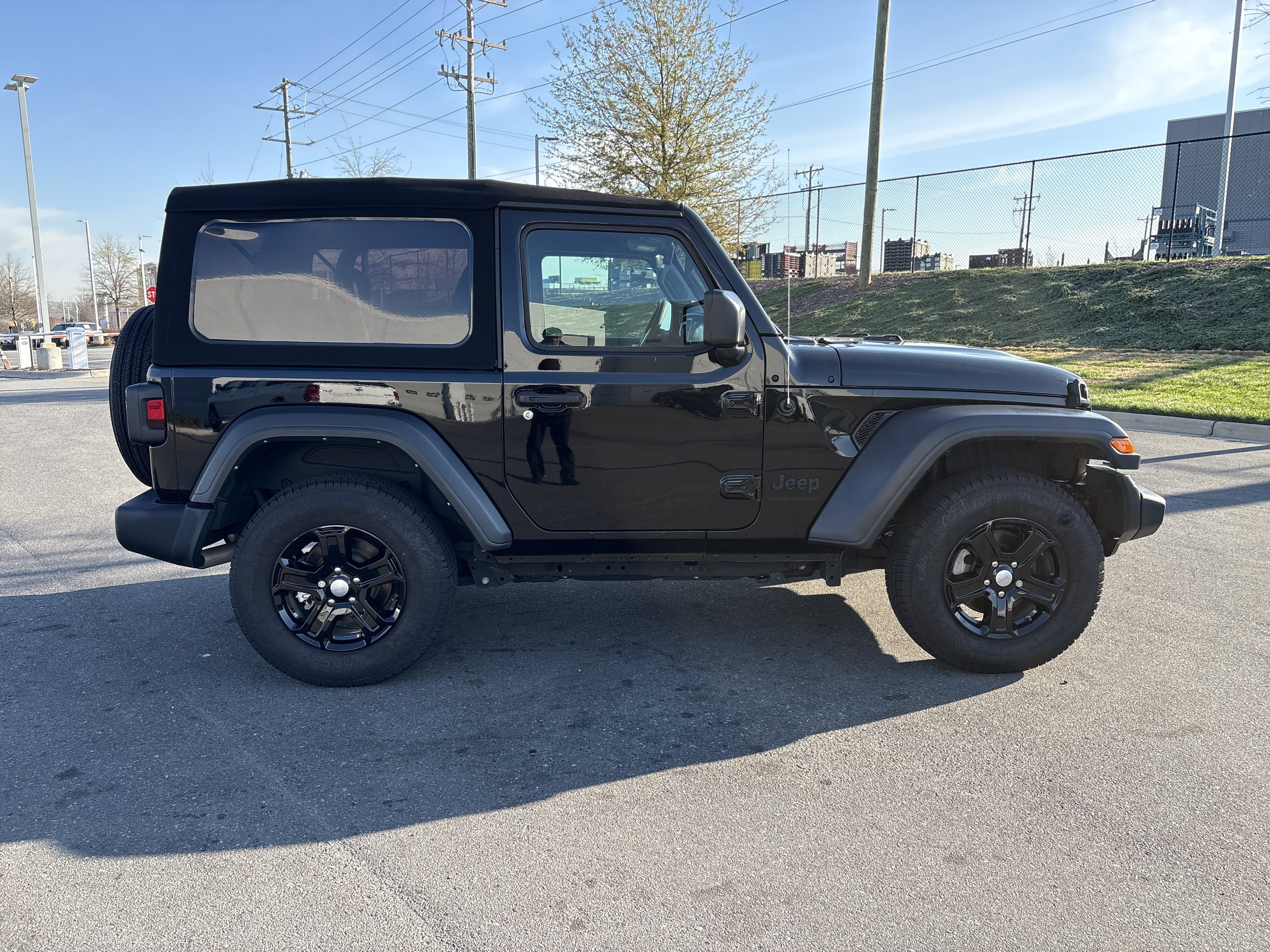 Certified 2023 Jeep Wrangler Sport AWD/4WD image 10