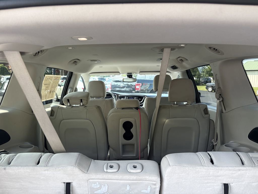 Used 2017 Chrysler Pacifica Touring image 33