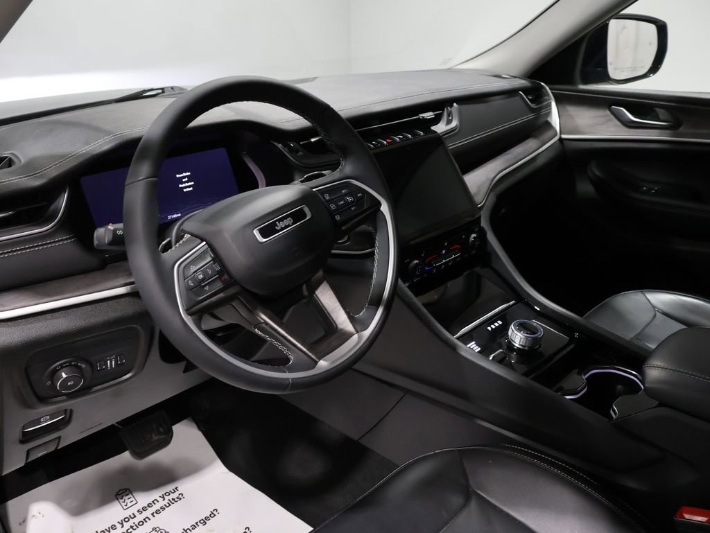Used 2023 Jeep Grand Cherokee Limited image 15