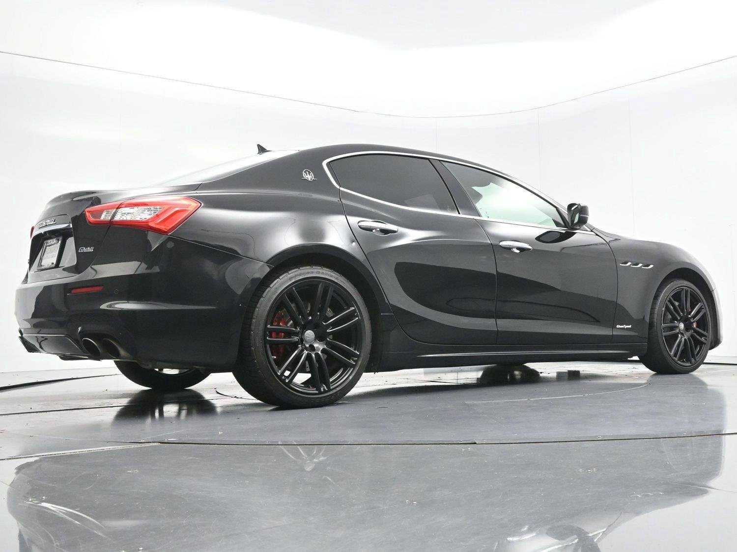 Used 2018 Maserati Ghibli S GranSport RWD image 49