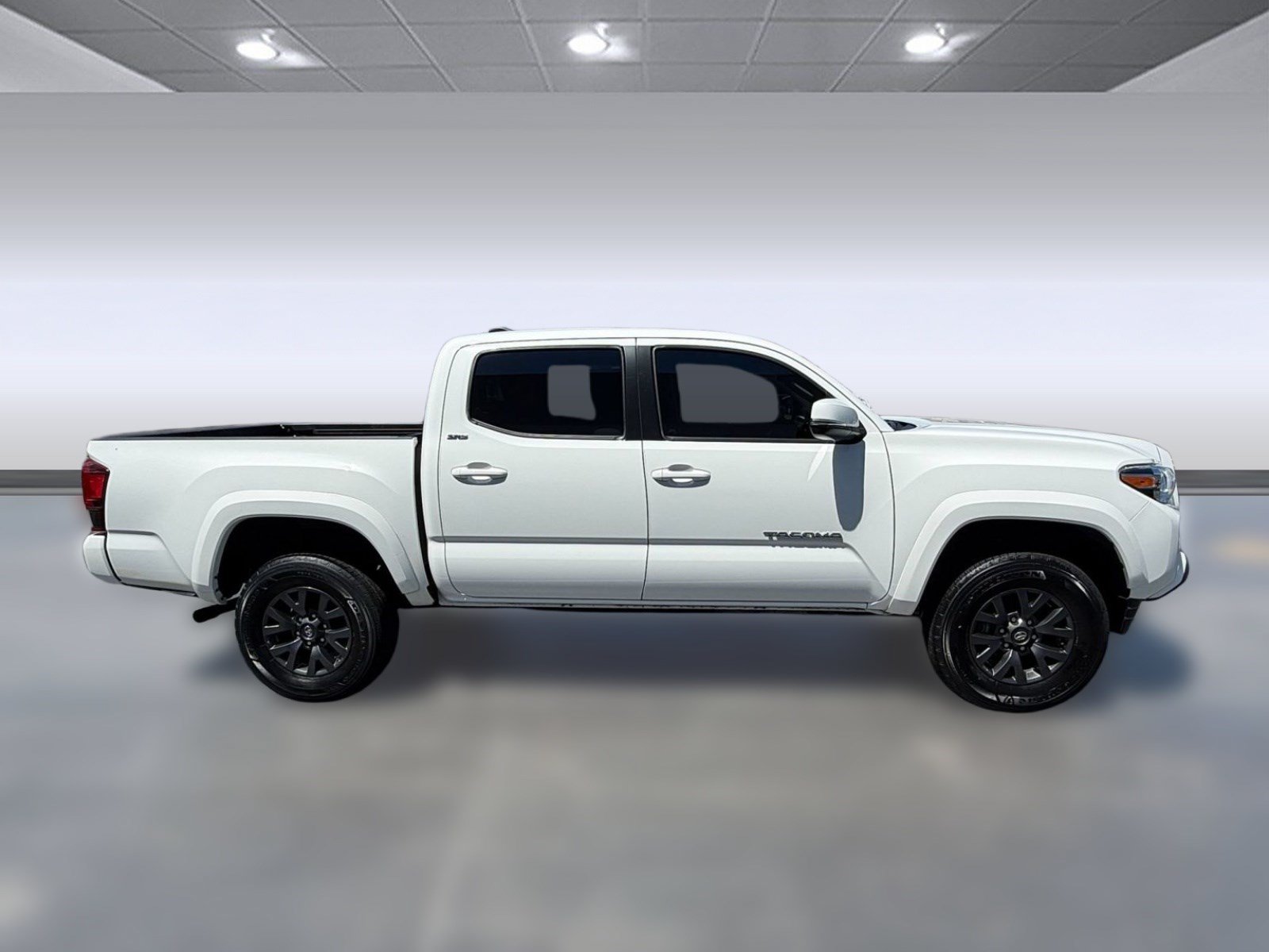 Used 2023 Toyota Tacoma SR5 w/ Technology Package RWD image 8