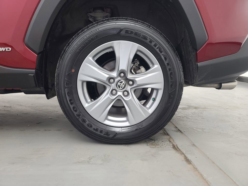 Used 2025 Toyota RAV4 XLE image 11