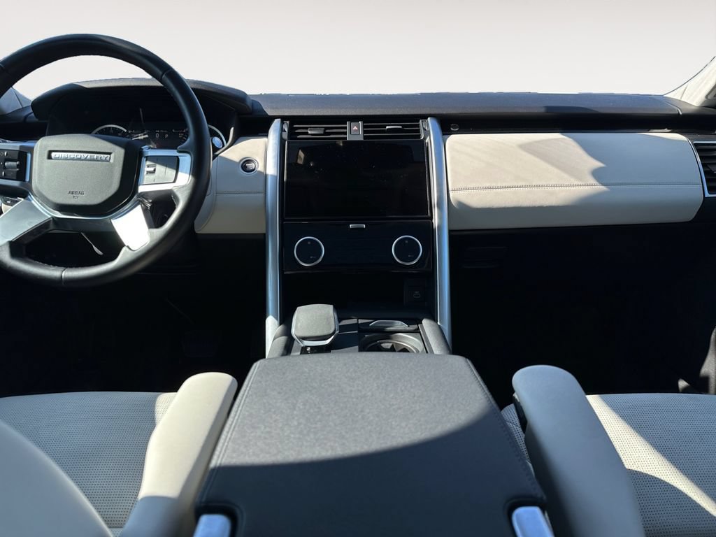 Used 2023 Land Rover Discovery S AWD/4WD image 11