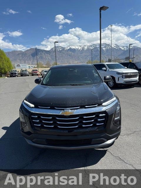 Used 2026 Chevrolet Equinox LT image 2