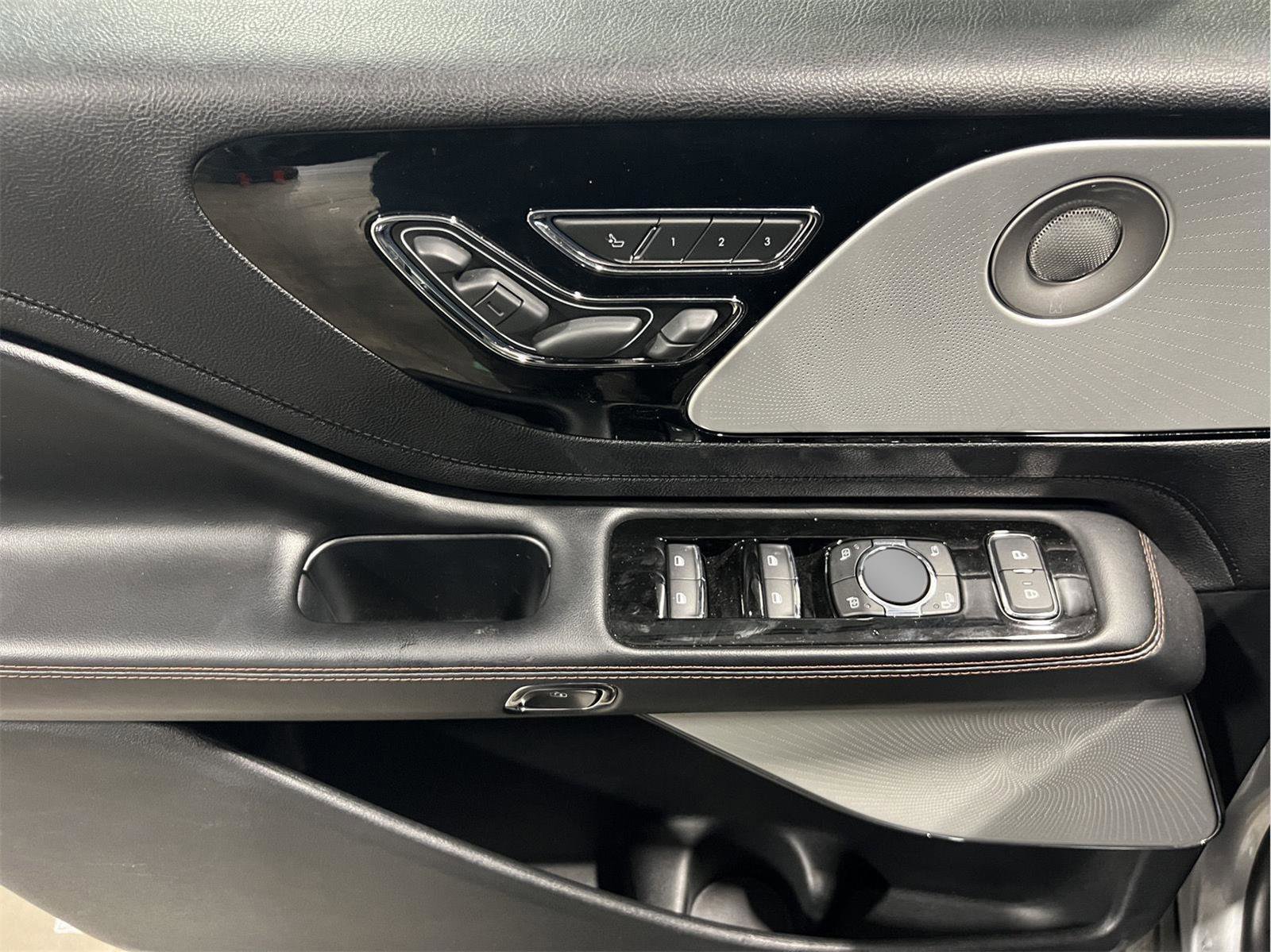 Used 2021 Lincoln Aviator Grand Touring w/ Equipment Group 302A image 7