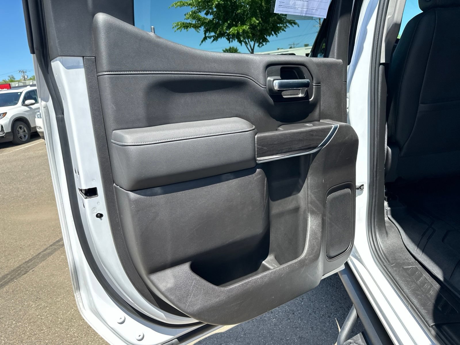 Used 2019 Chevrolet Silverado 1500 LTZ w/ LTZ Premium Package AWD/4WD image 27