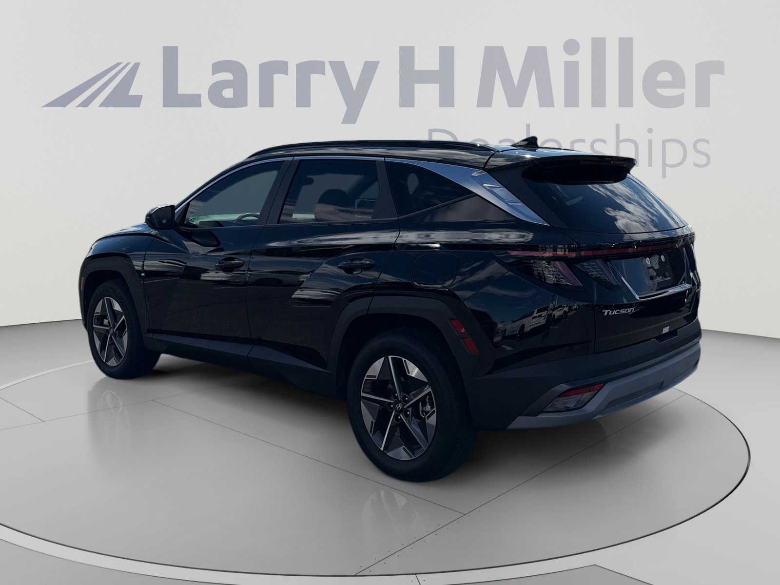 Certified 2025 Hyundai Tucson SEL AWD/4WD image 3