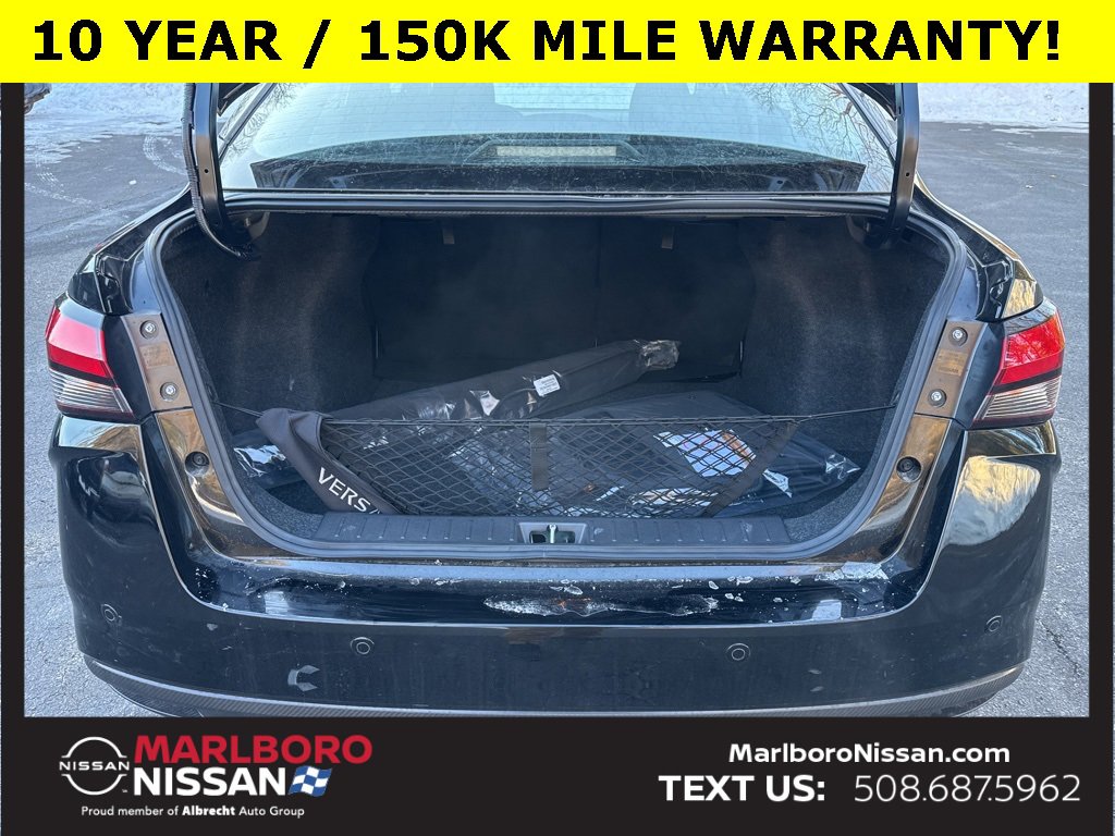 New 2025 Nissan Versa SR w/ Trunk Package image 13