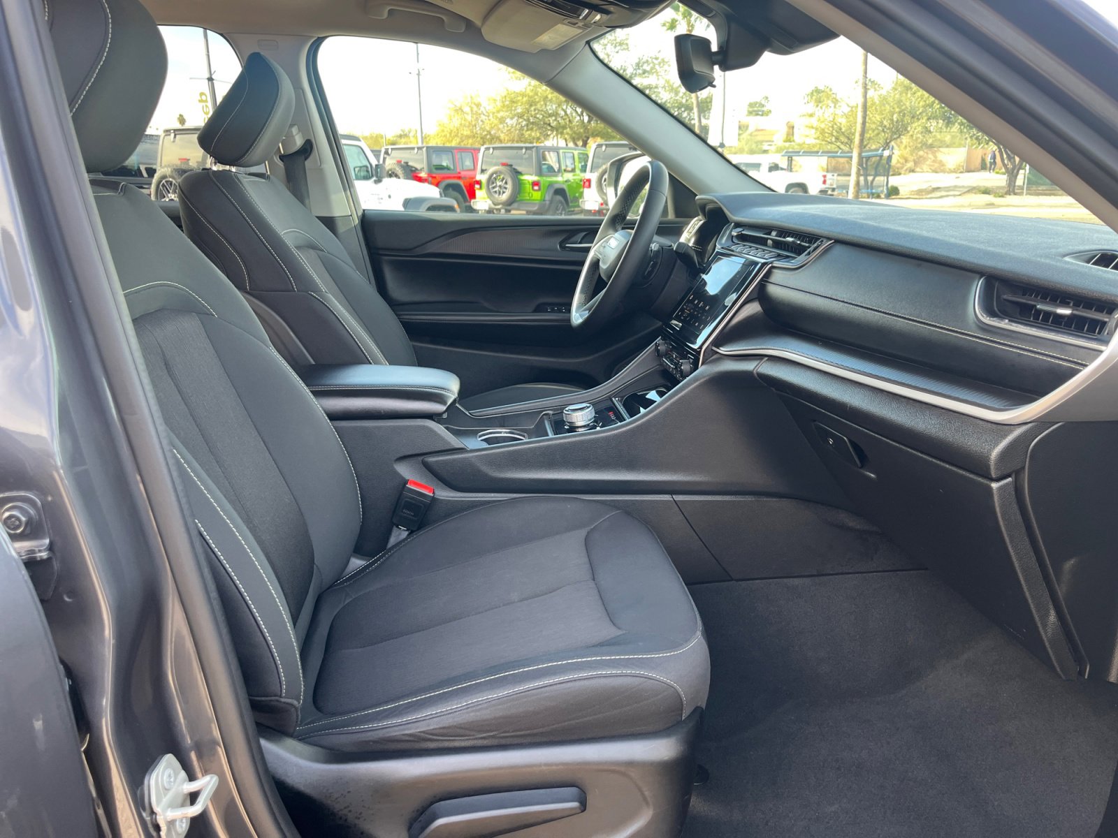 Certified 2023 Jeep Grand Cherokee L Laredo image 19