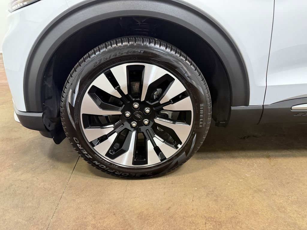 Used 2025 Ford Explorer Platinum w/ LUX Leather Package image 90