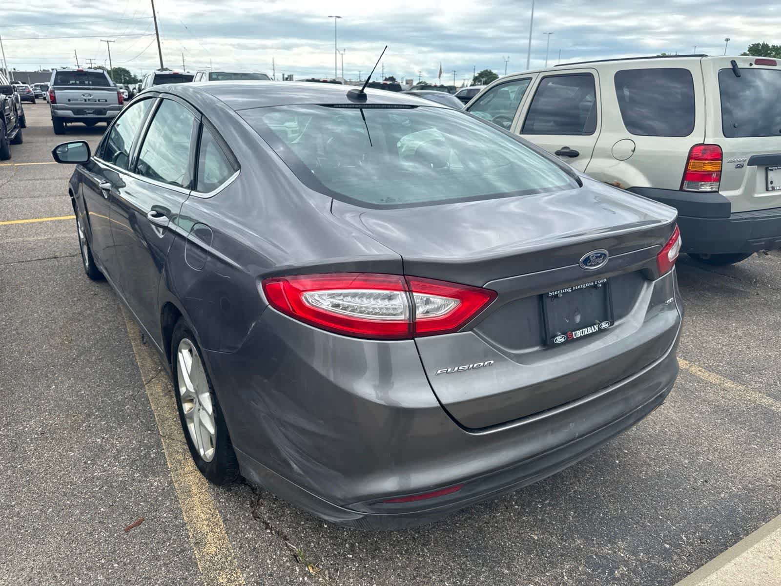 Used 2014 Ford Fusion SE FWD image 29