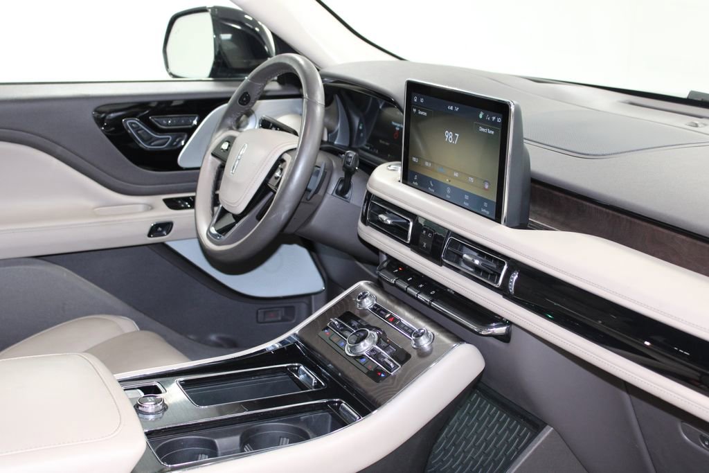 Used 2023 Lincoln Aviator Reserve w/ Equipment Group 201A image 33