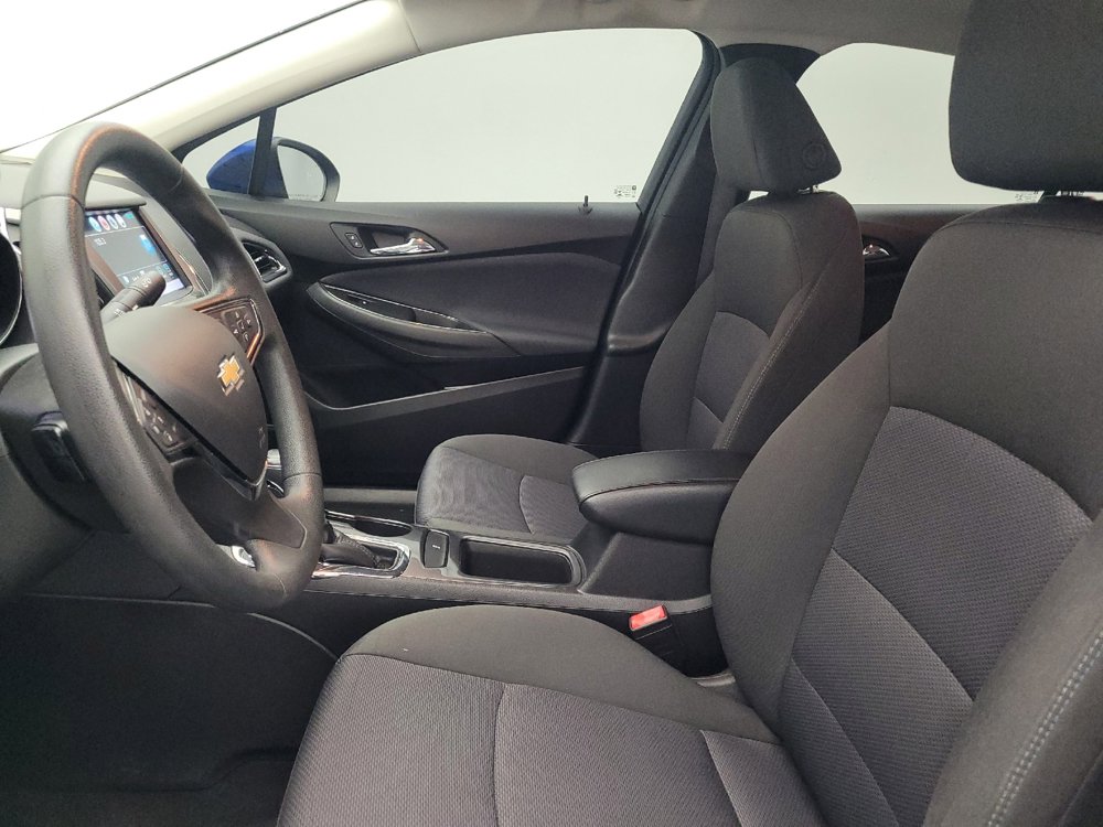 Used 2018 Chevrolet Cruze LT w/ Sun And Sound Package FWD image 17