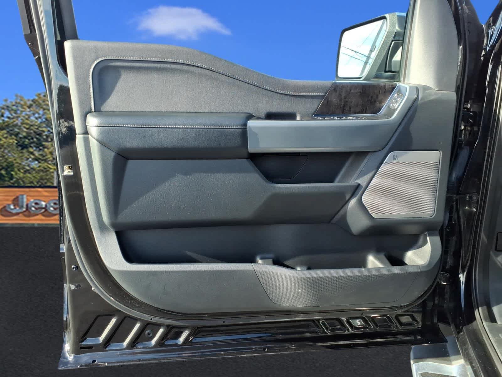Used 2022 Ford F150 Lariat AWD/4WD image 11
