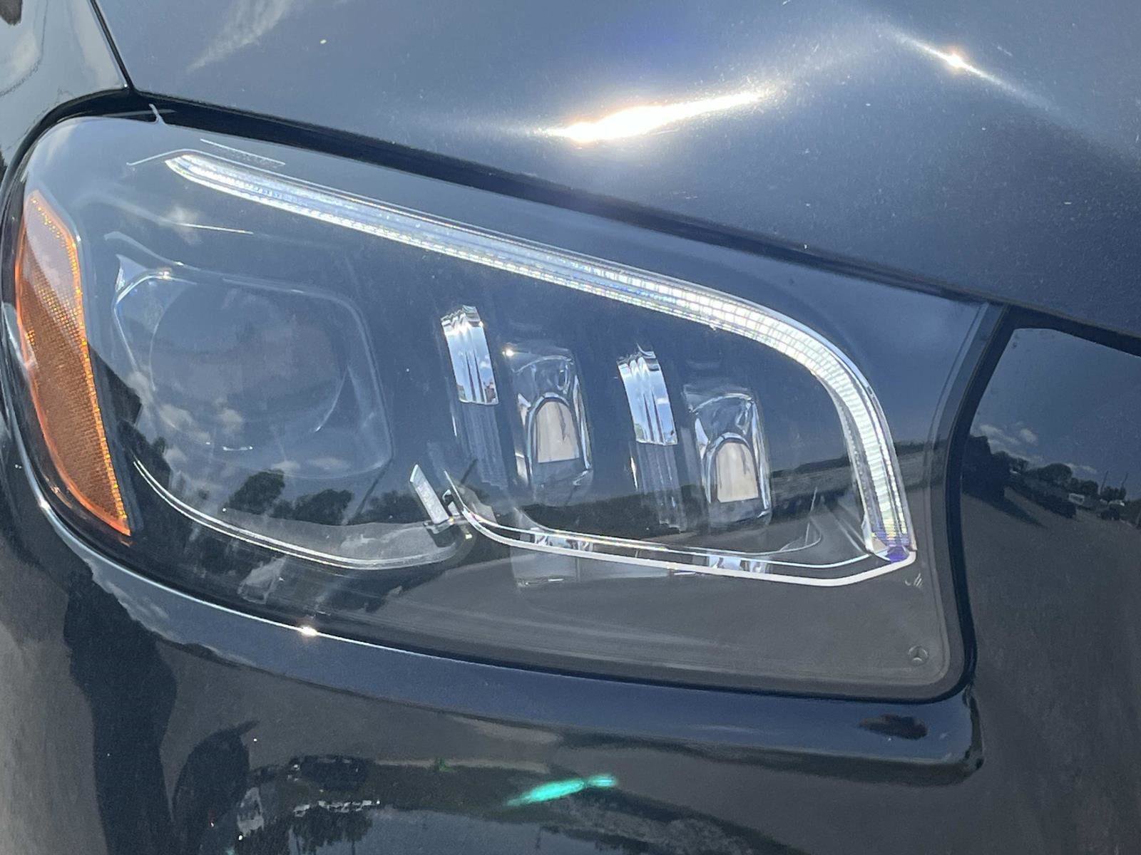 Used 2023 Mercedes-Benz GLS 450 4MATIC image 9