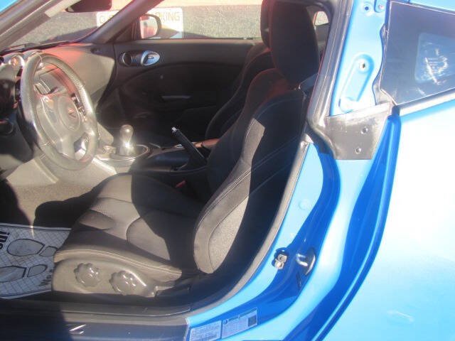 Used 2009 Nissan 370Z Coupe RWD image 11