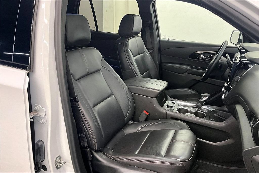 Used 2023 Chevrolet Traverse RS w/ LPO, Floor Liner Package AWD/4WD image 6