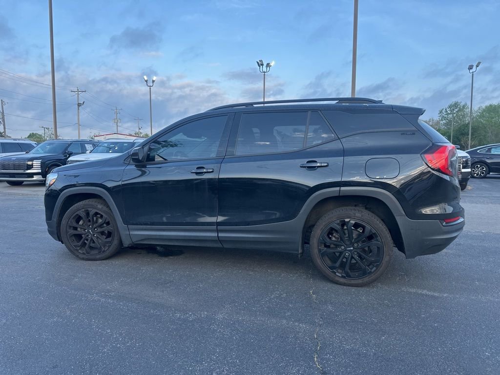 Used 2020 GMC Terrain SLE w/ Elevation Edition image 8