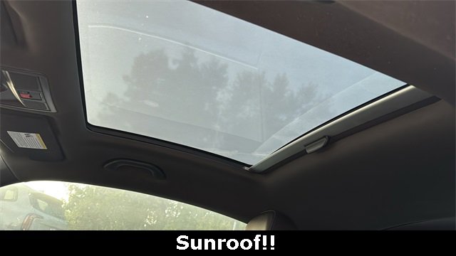 Used 2019 Volkswagen Beetle 2.0T SE image 4