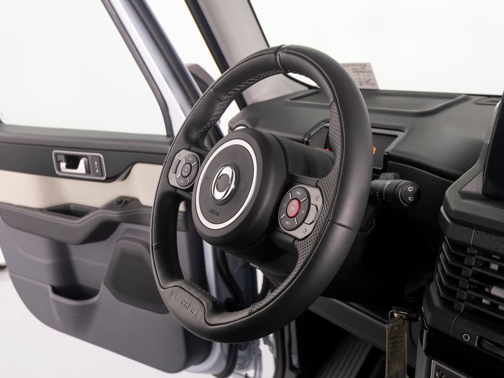 Used 2025 INEOS Grenadier AWD/4WD image 31