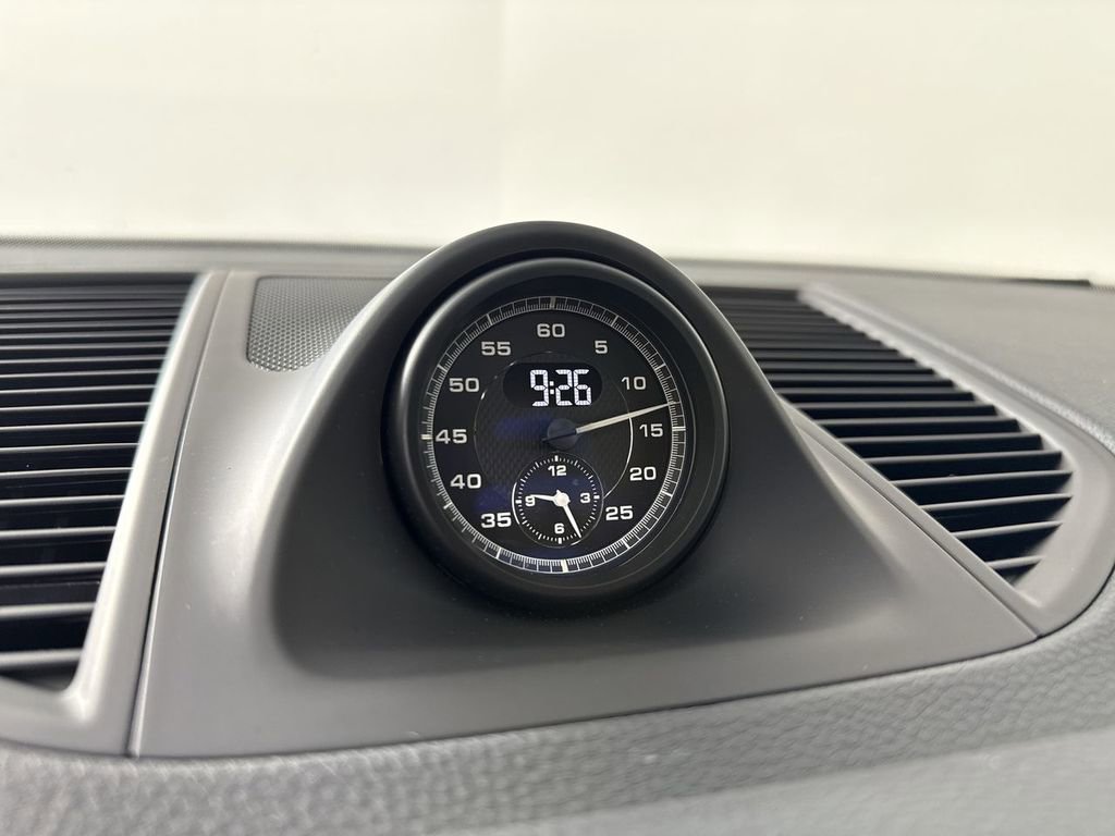 Certified 2024 Porsche Macan image 29