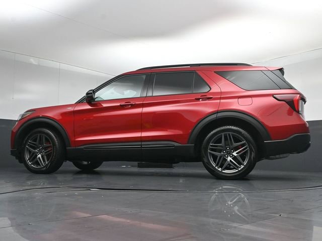 Used 2025 Ford Explorer ST-Line w/ Premium Package image 42