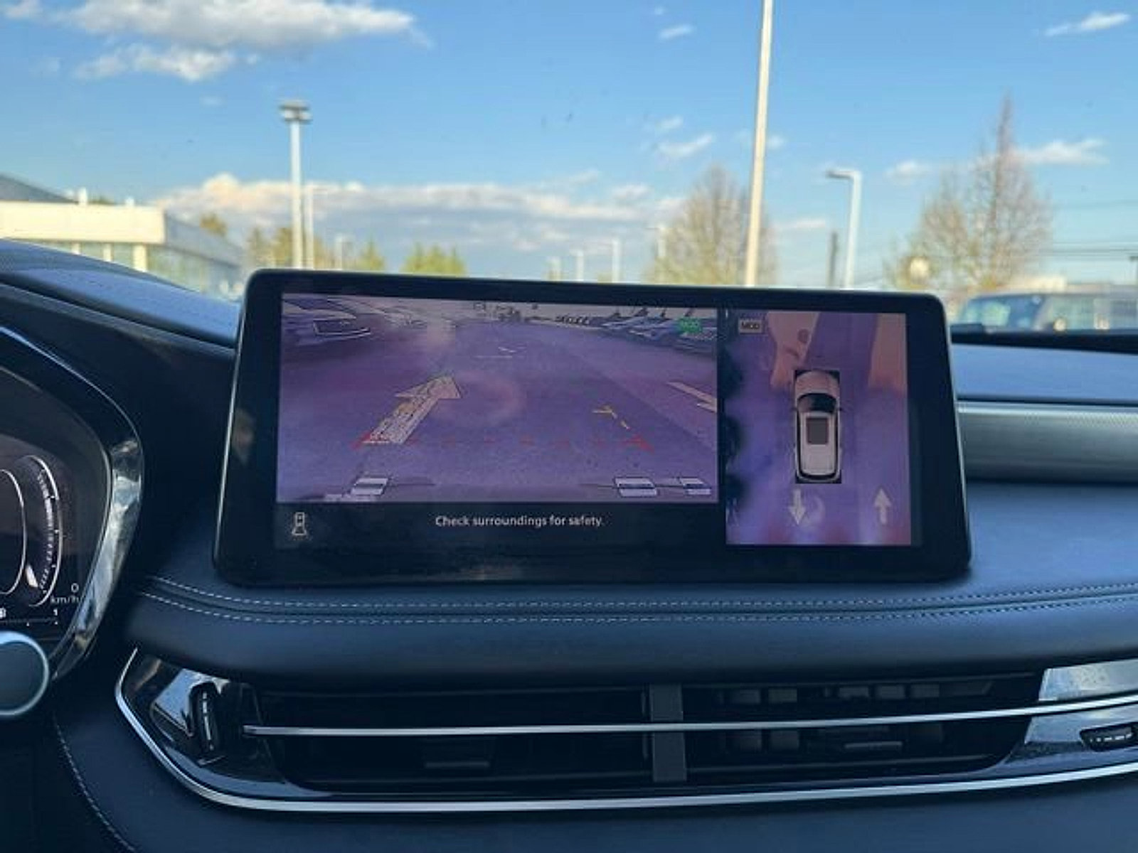 Certified 2023 INFINITI QX60 Luxe w/ Cargo Package image 17