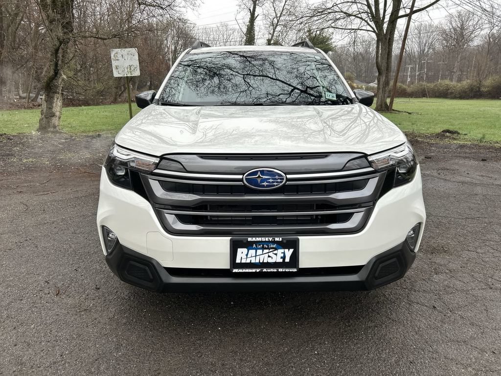 Used 2025 Subaru Forester Premium AWD/4WD image 3