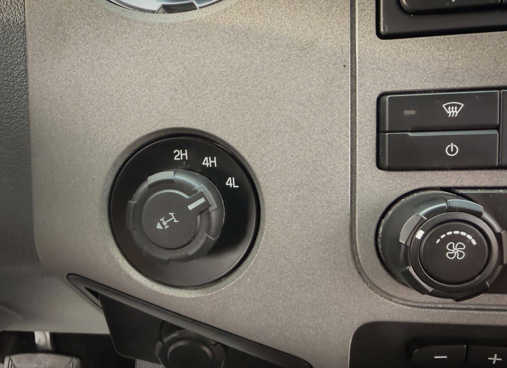 Used 2011 Ford F250 XLT w/ XLT Interior Pkg image 17