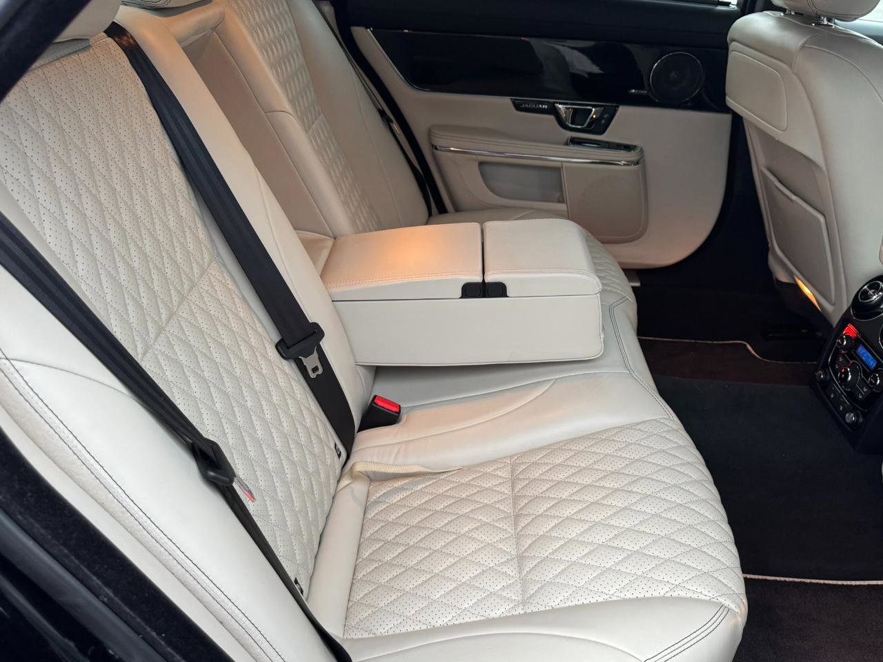 Used 2016 Jaguar XJ L Portfolio image 31