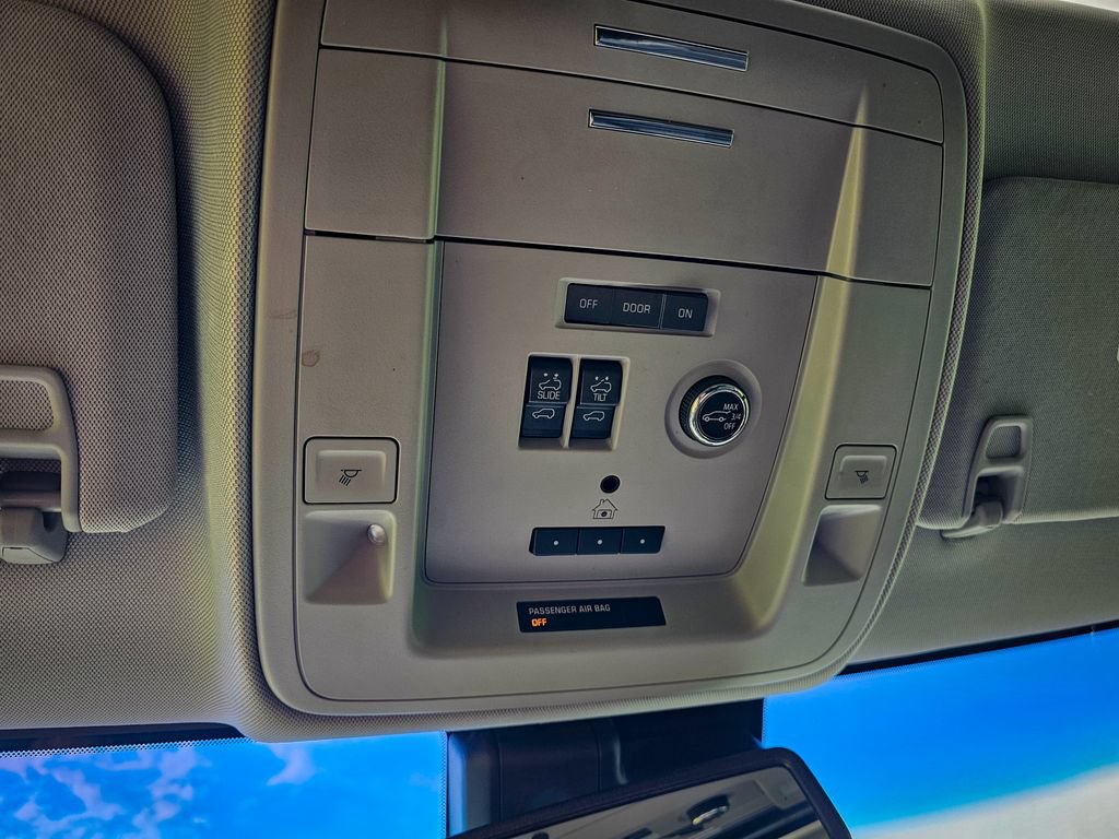 Used 2019 Chevrolet Suburban LT AWD/4WD image 32