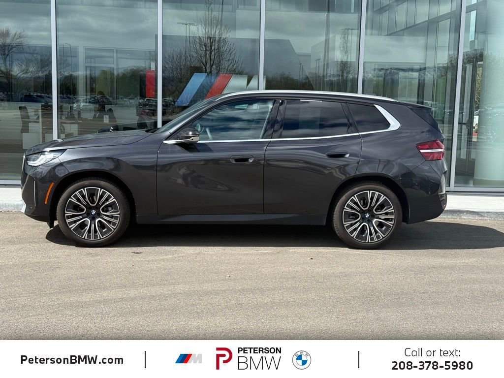 Used 2025 BMW X3 xDrive30i w/ Premium Package image 2