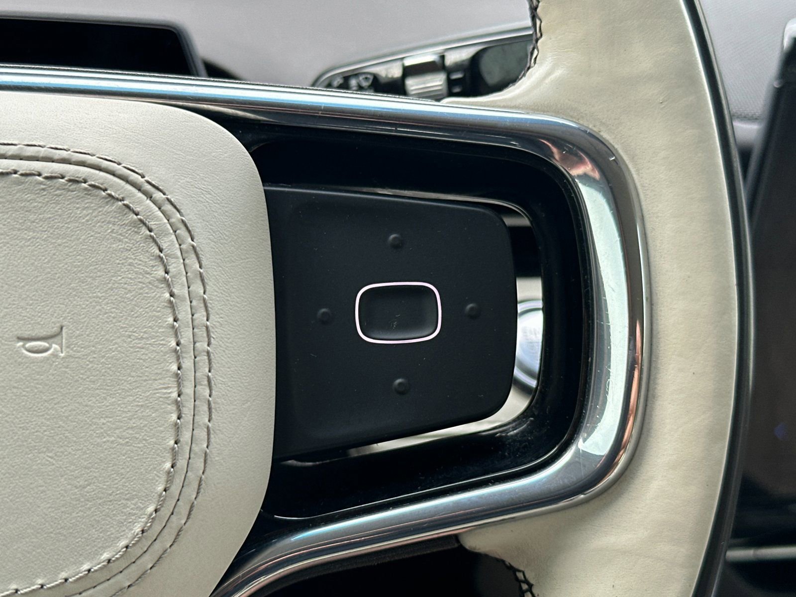 Used 2024 Lincoln Nautilus Black Label w/ Jet Appearance Package (87T) image 30