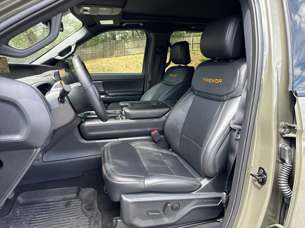 Used 2025 Ford Expedition Tremor AWD/4WD image 12