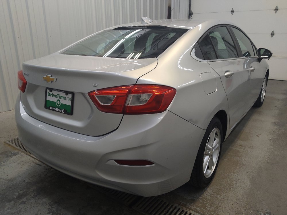 Used 2017 Chevrolet Cruze LT w/ Convenience Package FWD image 9