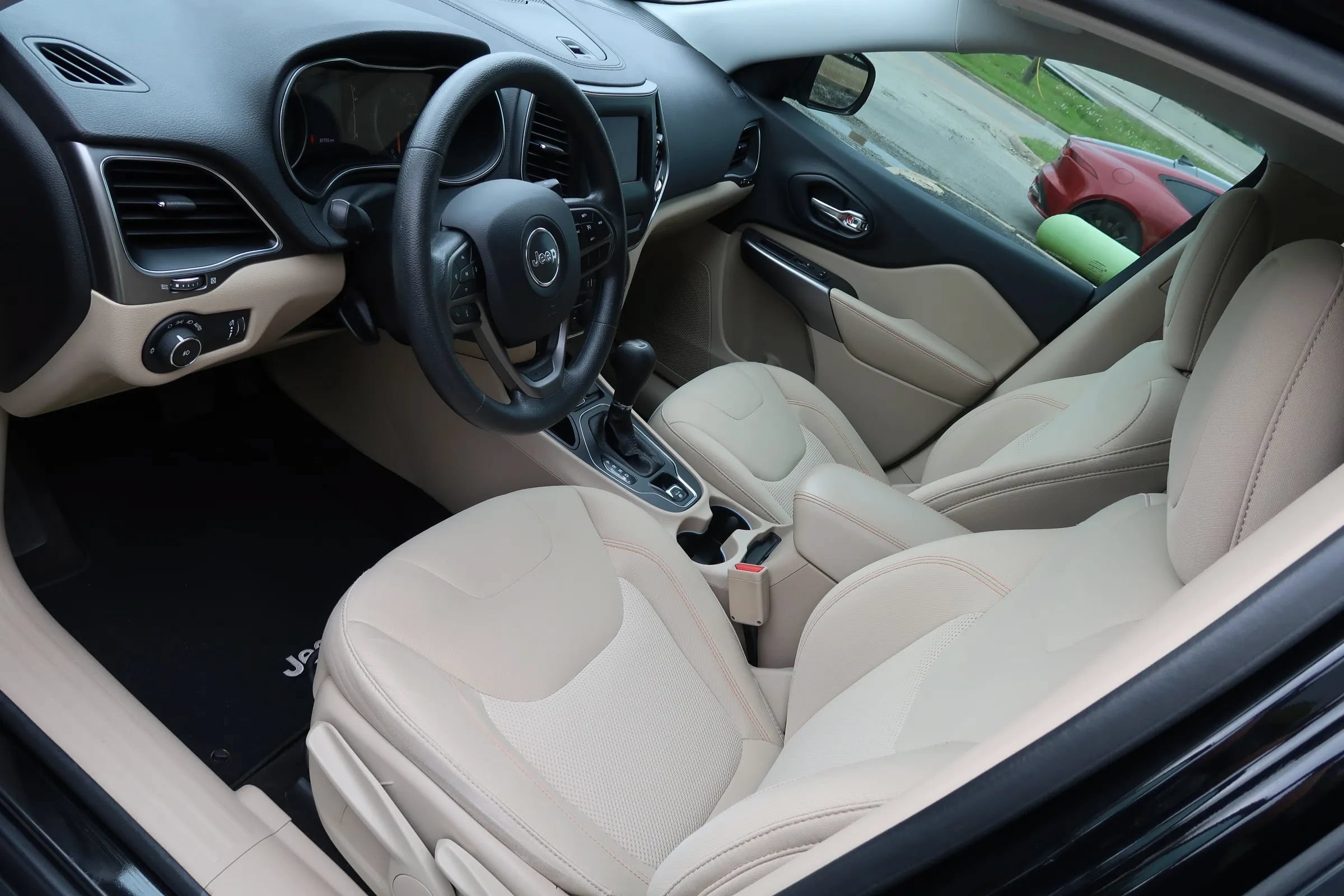 Used 2019 Jeep Cherokee Latitude w/ Popular Appearance Group FWD image 15