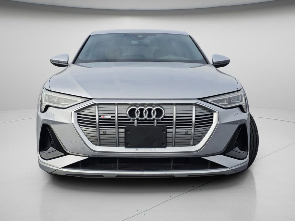 Used 2022 Audi e-tron Premium image 3