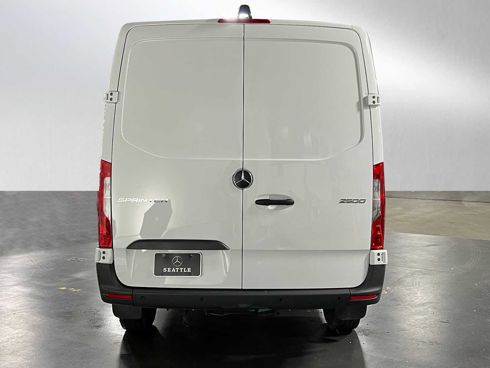 Used 2025 Mercedes-Benz Sprinter 2500 image 4