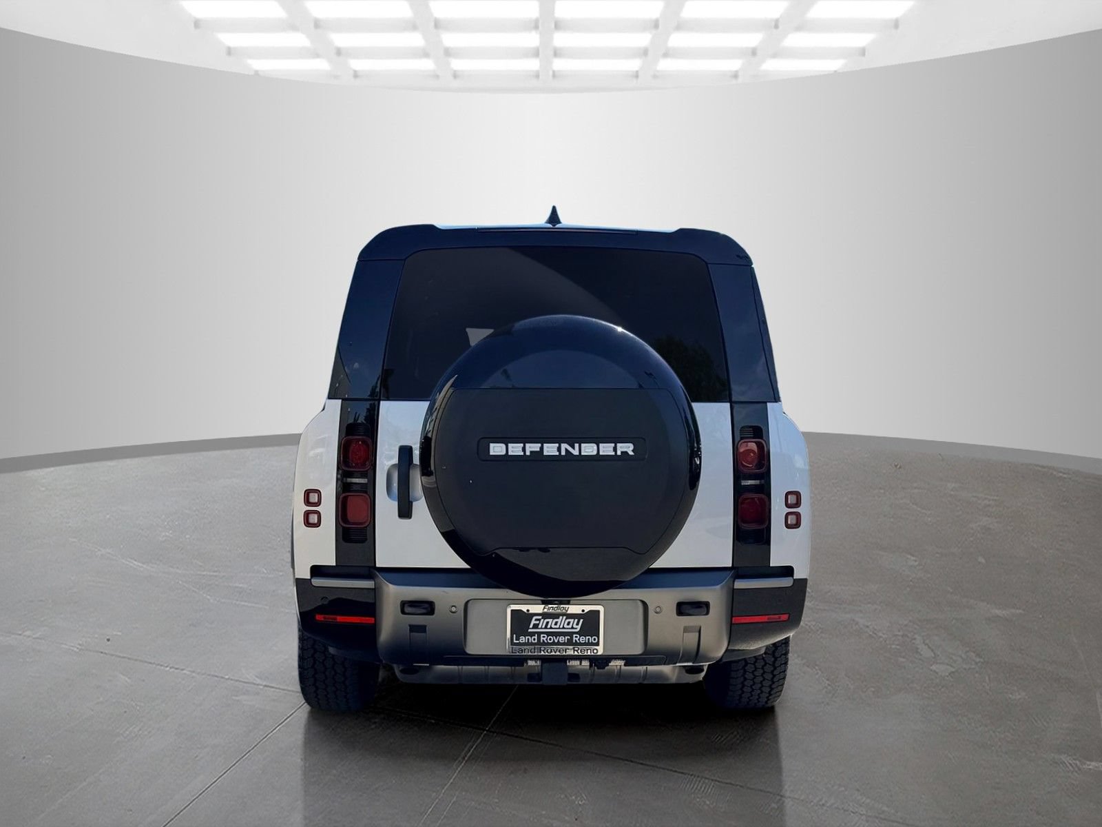 Used 2023 Land Rover Defender 130 X-Dynamic SE AWD/4WD image 6