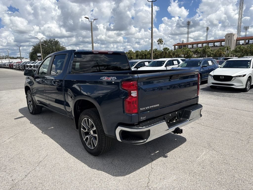 Used 2022 Chevrolet Silverado 1500 LT AWD/4WD image 6