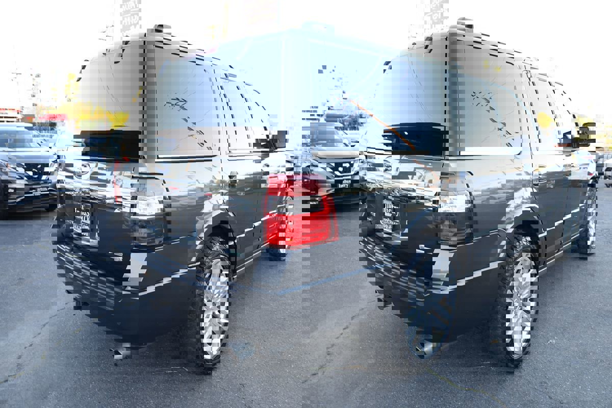 Used 2017 Ford Expedition Platinum image 4