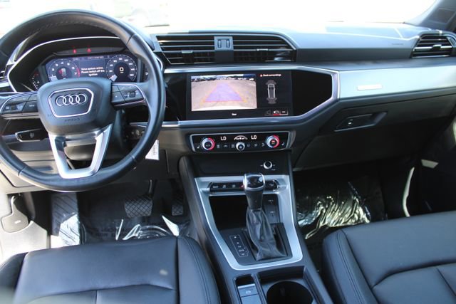 Used 2023 Audi Q3 2.0T Premium image 14