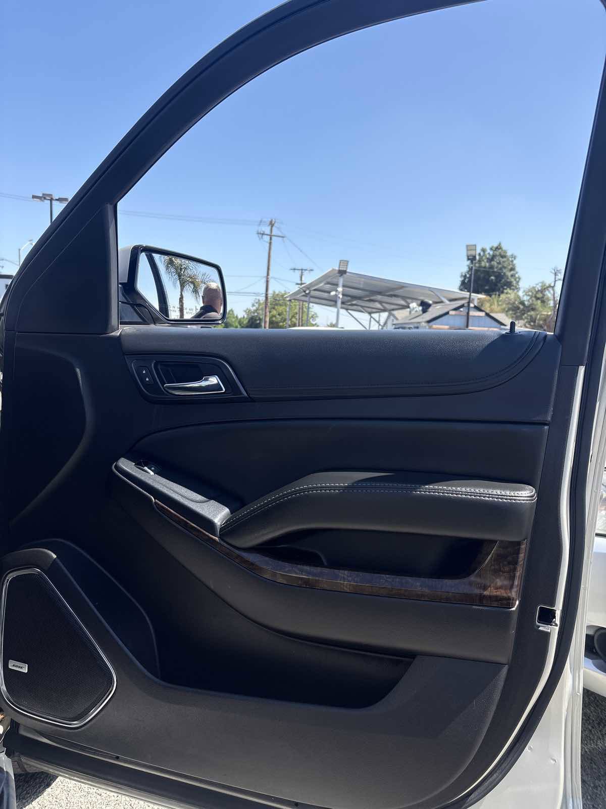 Used 2017 Chevrolet Suburban LT image 21