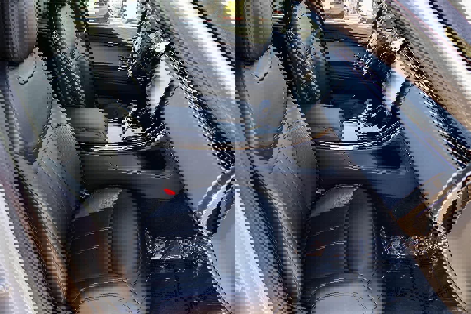 New 2026 Land Rover Range Rover Sport SE image 17